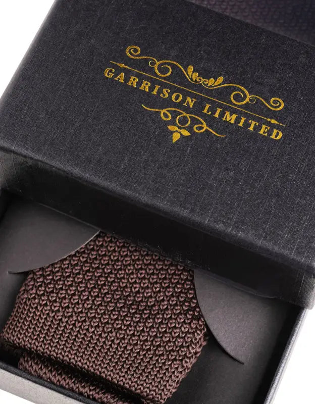 Cravate en maille coloris marron foncé - Garrison Limited
